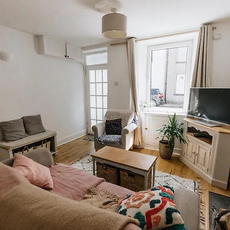 Sun - Cosy In With A Log Burner In Ulverston, Cumbria Ulverston