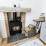 Casa de Férias Sun - Cosy In With A Log Burner In Ulverston, Cumbria Ulverston