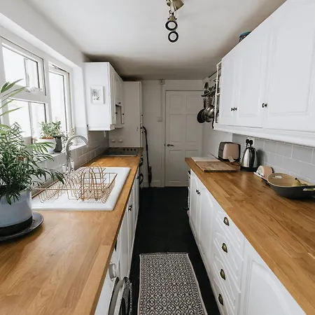 Sun - Cosy In With A Log Burner In Ulverston, Cumbria Casa de Férias Ulverston